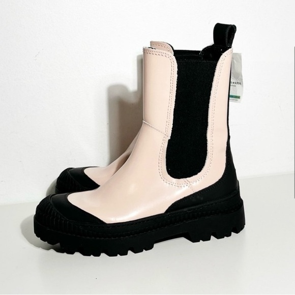 ✨Host Pick ✨ NWT SCOTCH & SODA boots - Picture 1 of 8